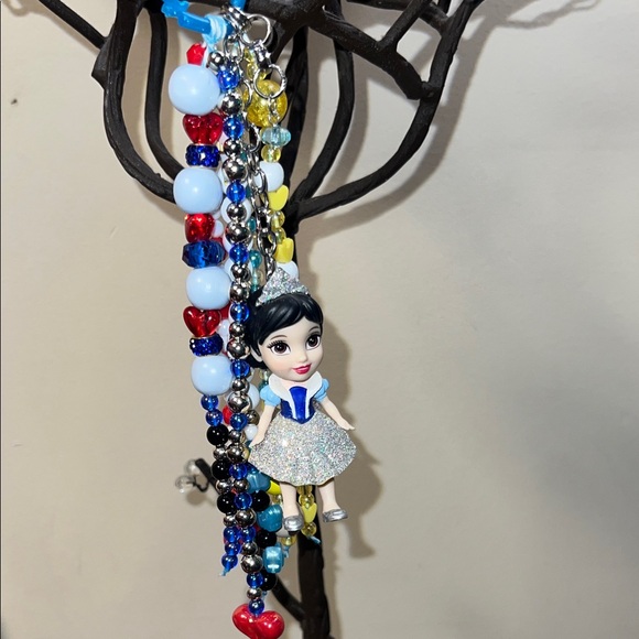 Disney Princess  Keychain - Picture 2 of 3